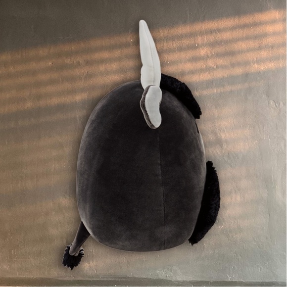 ❗️SOLD❗️𖤐🖤 Squishmallows Lake the Black Bull 𖤐 - Picture 4 of 8